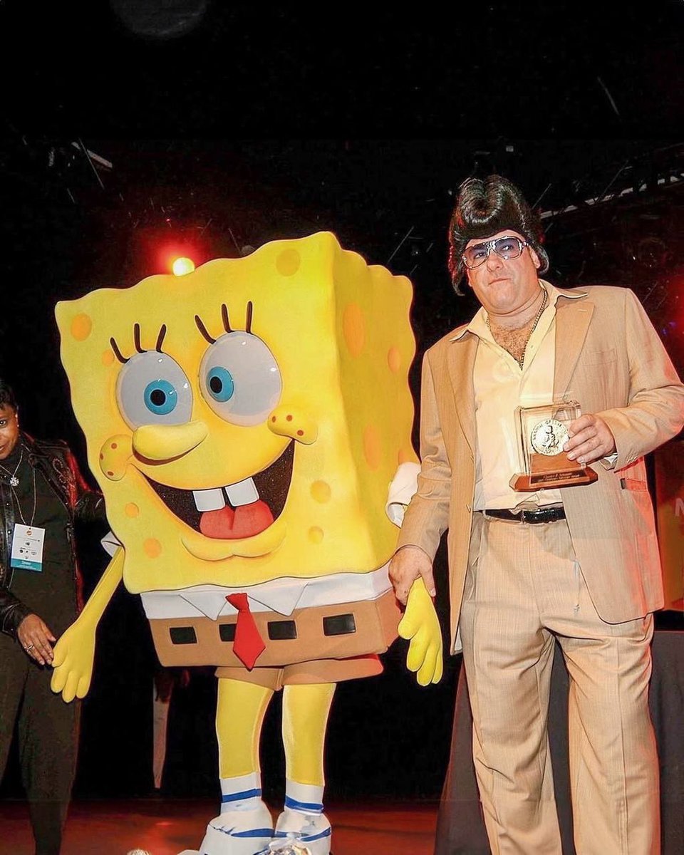 sadreturns's tweet photo. why were there so many photos of James Gandolfini with SpongeBob https://t.co/iJCGFWg6I3