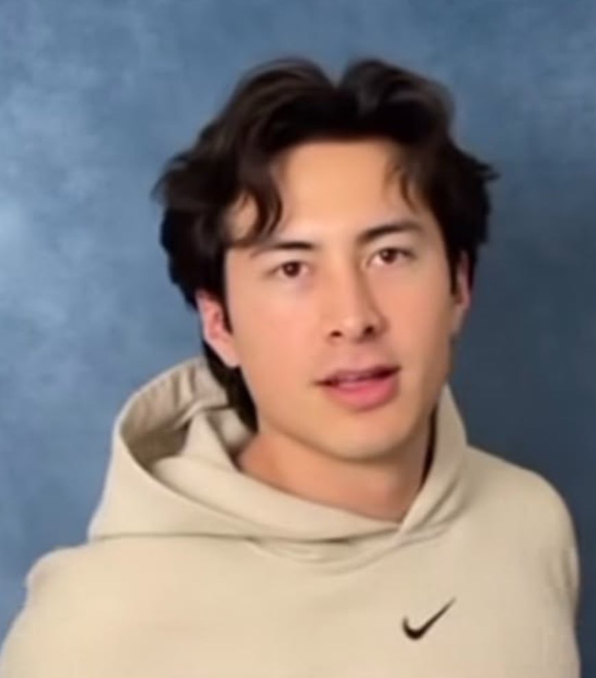 wassuphifza's tweet photo. he literally has his pre-fame hair rn🥺 https://t.co/GOnqqUyNb6