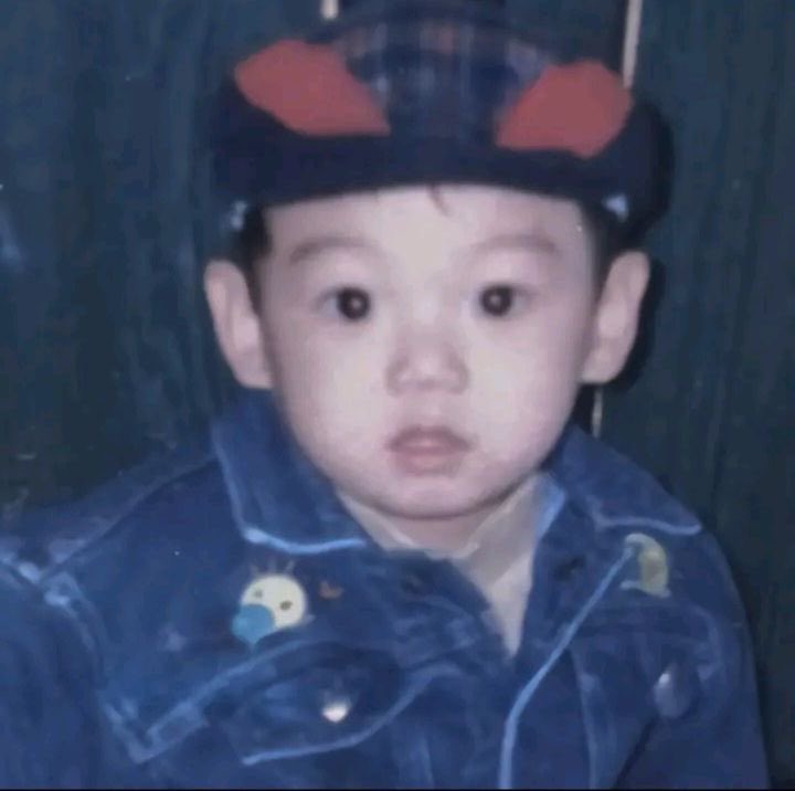 crumblejkook's tweet photo. ugly crying over baby jungkook he was just big eyes, fuller cheeks &amp; chewy nose https://t.co/LRUIacKFha