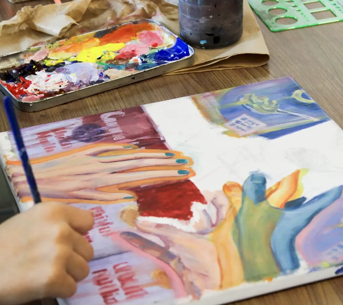 JJPearceHS's tweet photo. Our students are so incredibly talented. We love watching them create #mUStangmagic. 🖌️🎨 https://t.co/cQmZXm1R8R