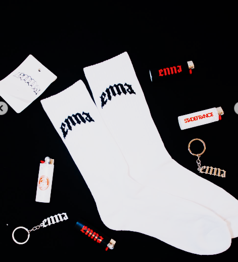 HotimeMedia's tweet photo. 👟 OUTFIT

PLK OUVRE UN POP-UP STORE À PARIS ! 👕 🛍️

À 5 jours de son concert au Stade de France, @PLK75  dévoile le nouveau maillot extérieur du FC Polak, avec des flocages en édition limitée, ainsi que la collection complète du nouveau merch de sa tournée. 👀

Pour la première fois, un pop-up store ouvrira ses portes au 119 rue Saint-Martin, 75004 Paris, de mercredi à dimanche, de 10h à 20h.

Produits exclusifs, séries limitées et surprises seront au rendez-vous… 🚨