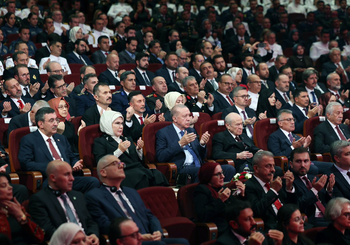 MHP__Karakopru's tweet photo. Genel Başkanımız Sayın Devlet BAHÇELİ, Cumhurbaşkanlığı Külliyesi'nde düzenlenen 30 Ağustos Zafer Bayramı Özel Programı'na katıldı. https://t.co/dakNco9CXz