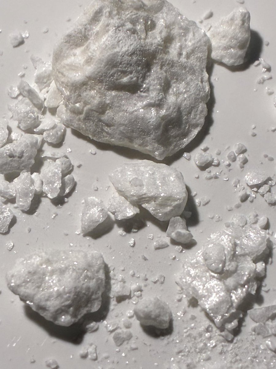 cizoseth's tweet photo. Glistening so bright

when you break open that corner chunk its like a disco ball lighting up the room #drugtwt #coketwt https://t.co/mjop2BXDB3
