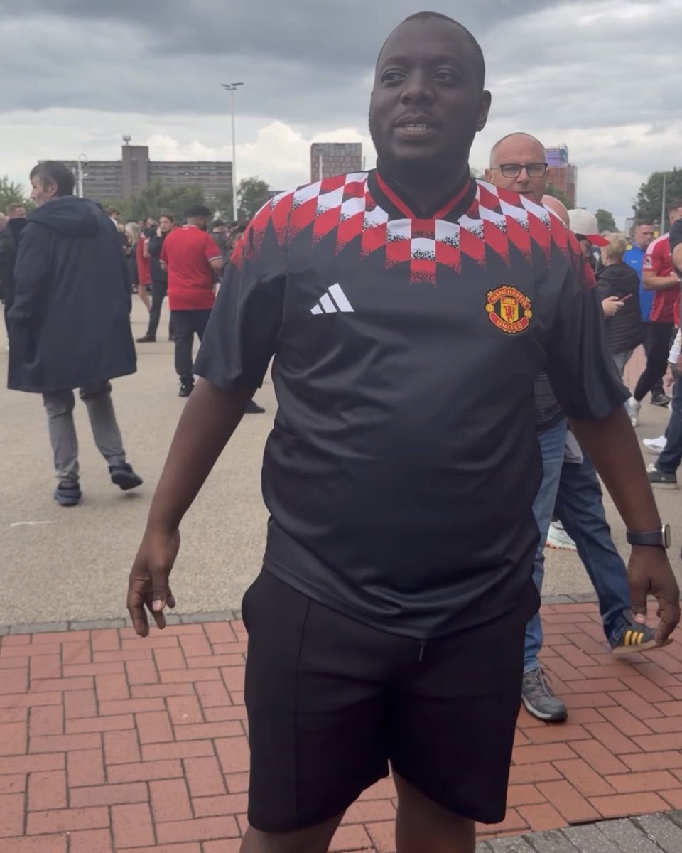 TamaleMartin10's tweet photo. Kuba oluseke osilike.Kasuku Ava ku old Traford kulaba Manchester United nga ekuba Ipswich 5-2. https://t.co/Giv31Ssslg