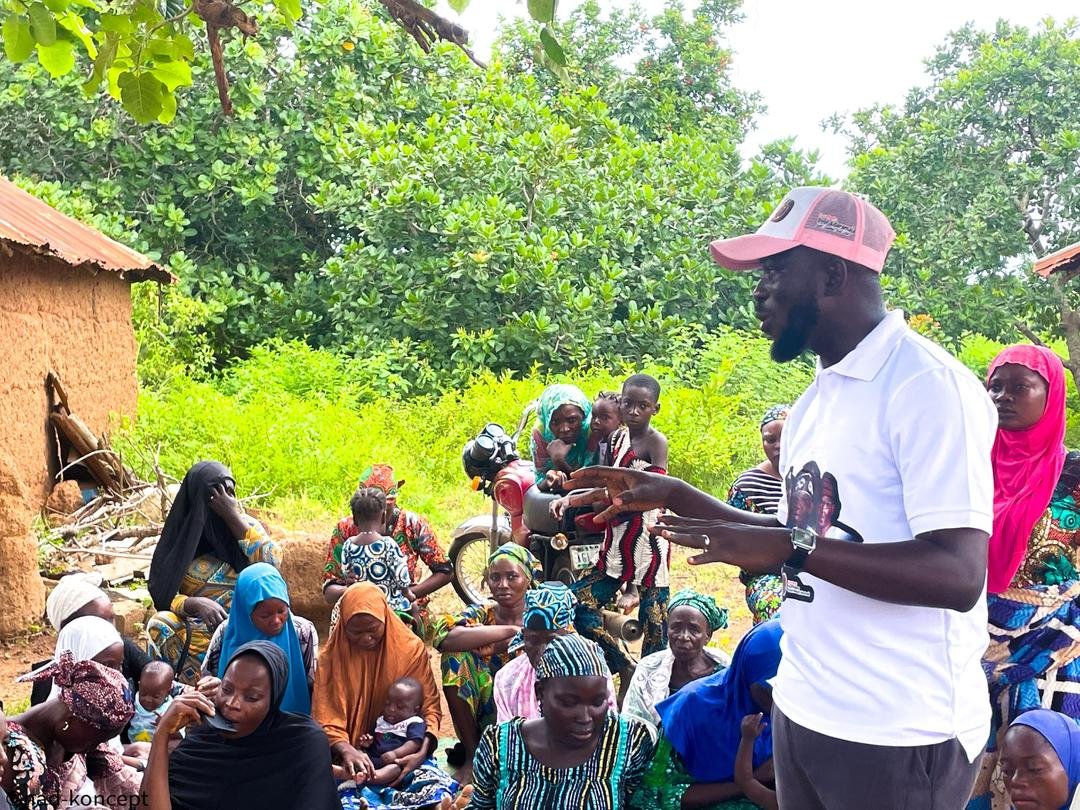 AplLafiagi's tweet photo. ASА GRASSROOTS ENGAGEMENT: Strengthening the People, Mobilising for Continuity and Progress

Today in Asa LGA, I had the privilege of engaging the elders, women and youth of Sosoki/Yowere Ward. We had honest and meaningful conversations about their concerns, aspirations and expectations for the future.

I used the opportunity to urge them to come out en masse and support the election of H.E. Mallam AbdulRahman AbdulRazaq CON as Senator, Kwara Central, Rt. Hon. Salihu Yakubu Danladi as Governor of Kwara State, and all other APC candidates contesting in the forthcoming elections.

I also launched the Sosoki/Yowere Grassroots Mobilization Network to deepen our engagement at the ward level, strengthen our grassroots structure and ensure our people’s voices are heard and represented.

Later, I joined the good people of Igbo Efon for a special prayer for His Excellency Mallam AbdulRahman AbdulRazaq, in appreciation of his administration and for the successful completion of the borehole water project for the community.

I also inspected the ongoing renovation at Asa LG Primary School, Idi-Ose, established in 1976, alongside the Ward Councillor. It was truly heartwarming to see renewed attention being given to an institution that has shaped generations and continues to hold an important place in the history of our community.

I remain committed to the grassroots, to service, and to the progress of Asa and Kwara State.

Together, we strengthen the grassroots. Together, we build a greater Kwara.

Hon. Aileru Olamilekan Mukail