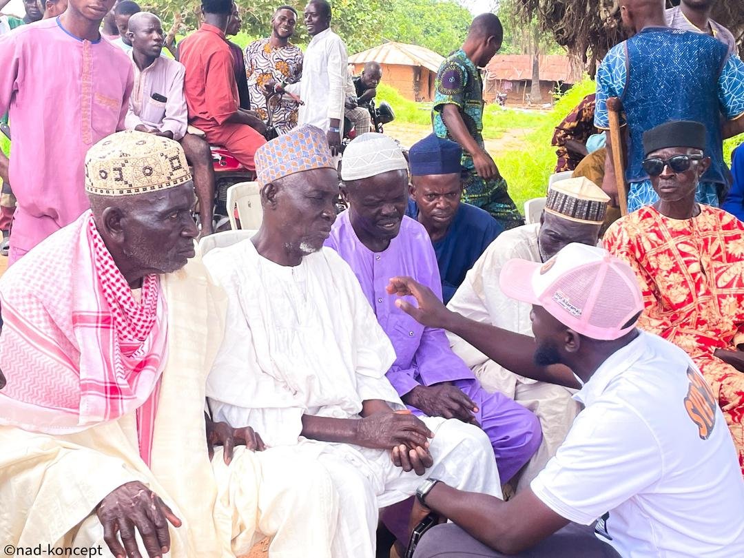 AplLafiagi's tweet photo. ASА GRASSROOTS ENGAGEMENT: Strengthening the People, Mobilising for Continuity and Progress

Today in Asa LGA, I had the privilege of engaging the elders, women and youth of Sosoki/Yowere Ward. We had honest and meaningful conversations about their concerns, aspirations and expectations for the future.

I used the opportunity to urge them to come out en masse and support the election of H.E. Mallam AbdulRahman AbdulRazaq CON as Senator, Kwara Central, Rt. Hon. Salihu Yakubu Danladi as Governor of Kwara State, and all other APC candidates contesting in the forthcoming elections.

I also launched the Sosoki/Yowere Grassroots Mobilization Network to deepen our engagement at the ward level, strengthen our grassroots structure and ensure our people’s voices are heard and represented.

Later, I joined the good people of Igbo Efon for a special prayer for His Excellency Mallam AbdulRahman AbdulRazaq, in appreciation of his administration and for the successful completion of the borehole water project for the community.

I also inspected the ongoing renovation at Asa LG Primary School, Idi-Ose, established in 1976, alongside the Ward Councillor. It was truly heartwarming to see renewed attention being given to an institution that has shaped generations and continues to hold an important place in the history of our community.

I remain committed to the grassroots, to service, and to the progress of Asa and Kwara State.

Together, we strengthen the grassroots. Together, we build a greater Kwara.

Hon. Aileru Olamilekan Mukail
