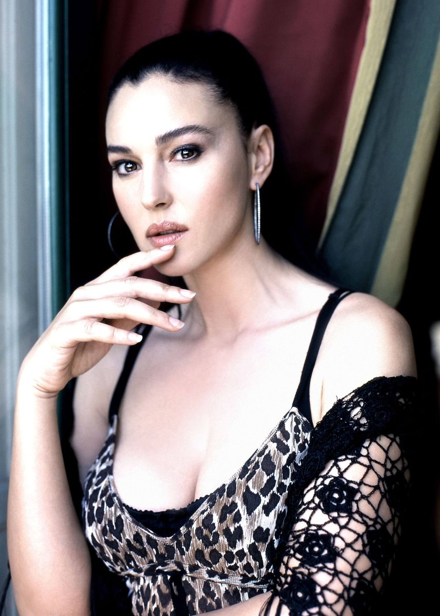 TheLOKII_'s tweet photo. Monica Bellucci photographed by Philippe Cometti, 2003 https://t.co/kEHIkvVFhJ