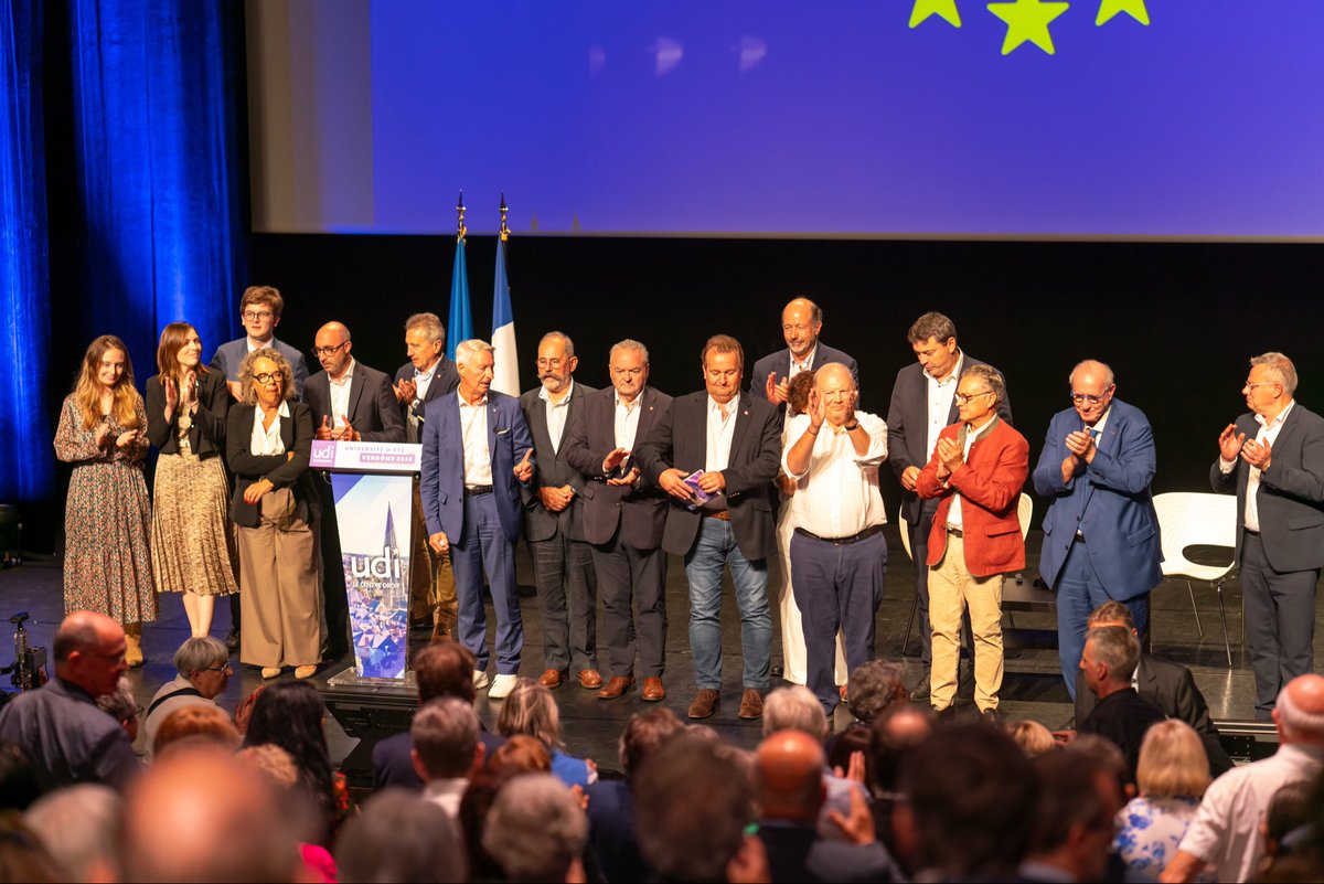 Melissa_Theaud's tweet photo. 🟣 À Vendôme hier, à l’occasion des Universités d’été de l’@udi_off !
Toujours un plaisir de retrouver les jeunes UDI comme les aînés, pour ces moments d’échanges et de convivialité, en présence de notre président @HerveMarseille et de notre président fondateur @JLBorloo. https://t.co/acpa2b7lvu
