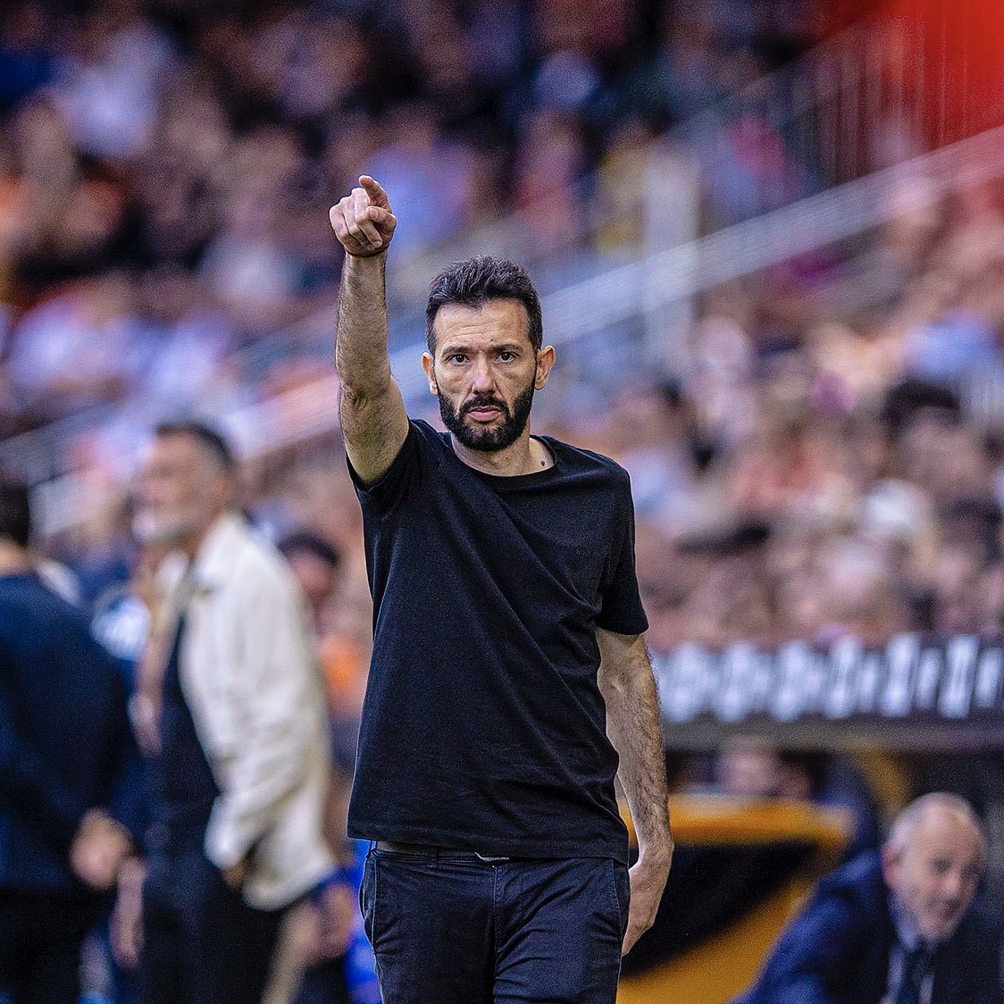 julioinsadji's tweet photo. 1 punto en 3 partidos. 
 Sin balón nos " baila" el @RCDeportivo y con balón NO creamos peligro. 
 Un DRAMA, un esperpento que atormenta y asusta. 
 Una verguenza que amenaza con ser una catastrofe. 
 Ya pueden correr en 48 horas que faltan de mercado. 
  Amenaza tormenta https://t.co/6kxixX76l2