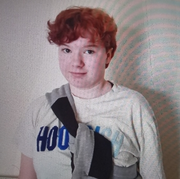 SuffolkPolice's tweet photo. Police are appealing for help to locate Natasha, 16, from Lowestoft who was last seen in the Pakefield area on Friday 28 August. Anyone who has seen Natasha or who has any information should contact Suffolk Police. https://t.co/q6g8UdizQx