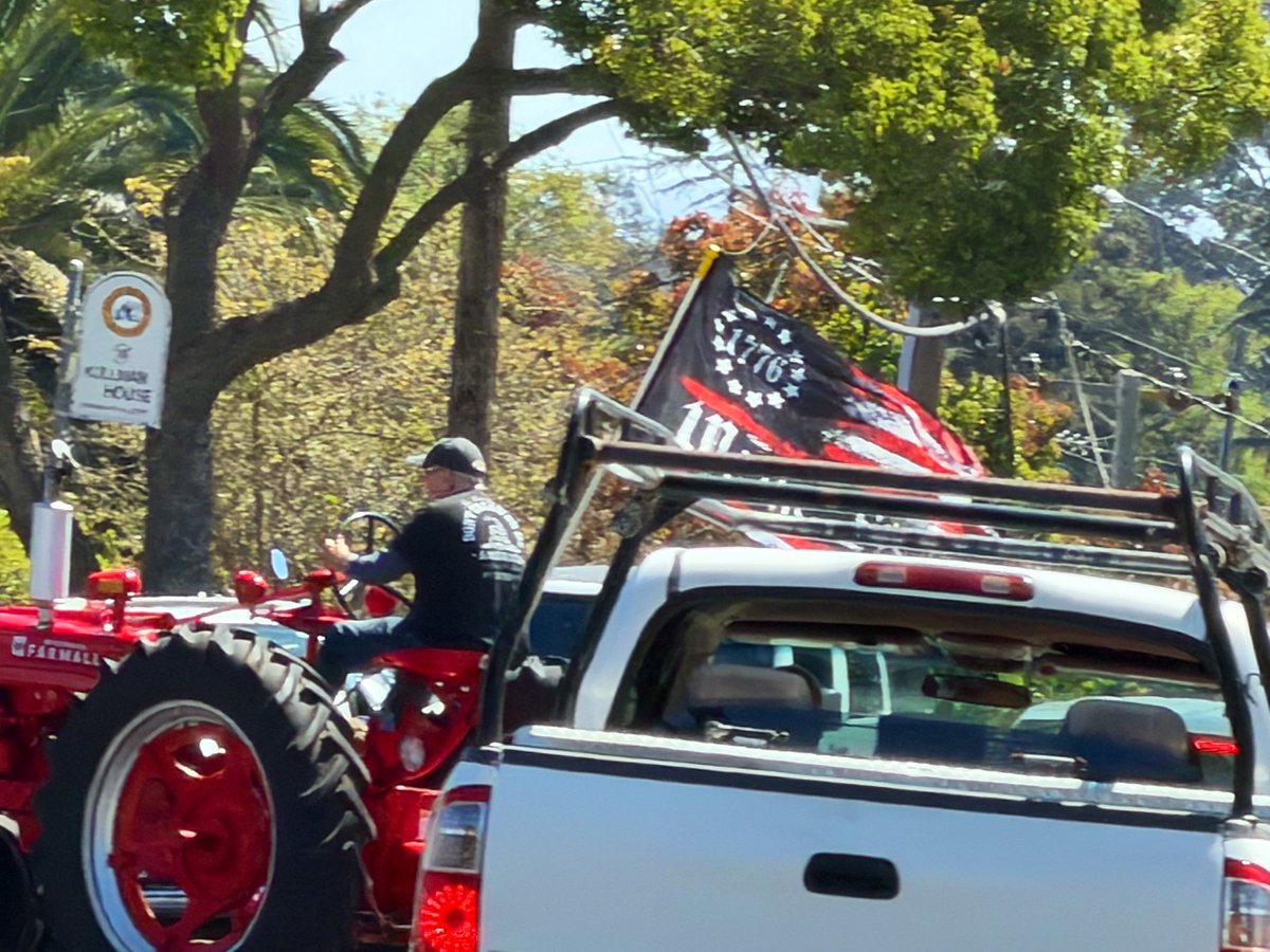 cannonstar67's tweet photo. We the People #WethePeople #ArchitechturePhotography #NoUTurn #StreetPhotography
https://t.co/vtf74Hg2vL
#FirstPlace https://t.co/yzLzLYAe9N