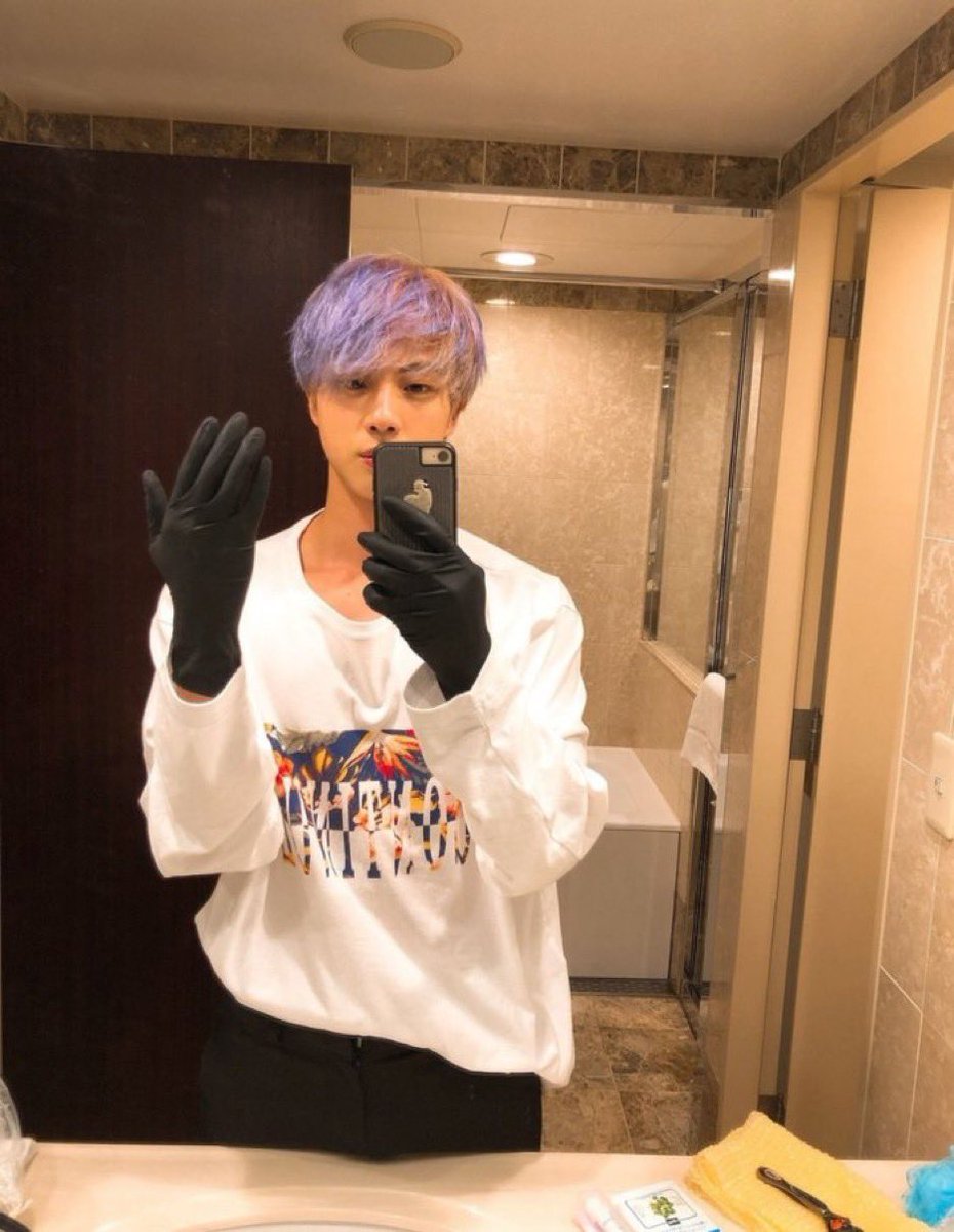 jkoobiez's tweet photo. who else is up dying their hair purple with their dick on the counter rn https://t.co/0QkODMcbU8