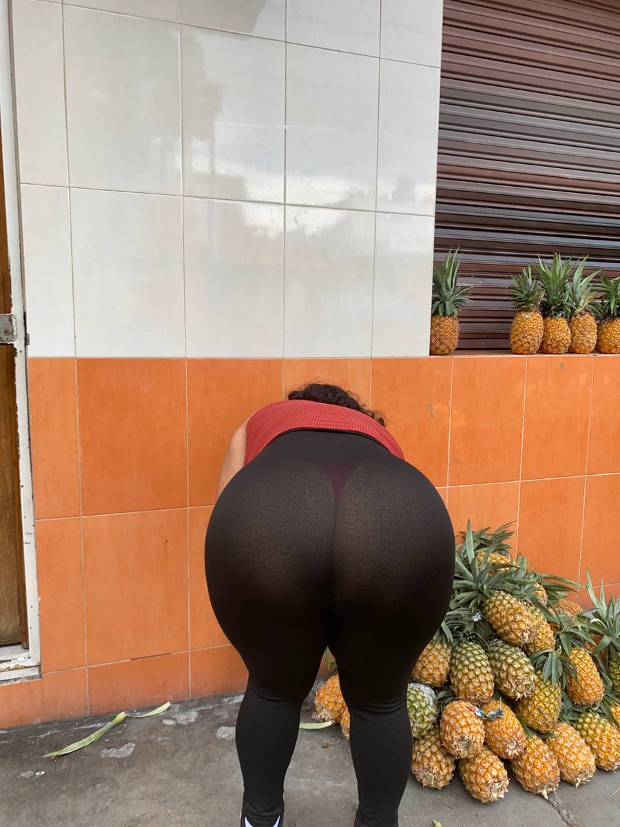 espxesp's tweet photo. A mi mujer le encanta exhibirse y le encanta prender a muchos, por ahi afuera, vieran las miradas que le mandan, que ricura, comenten mucho para enviar mas https://t.co/CdaPpUv9Mn