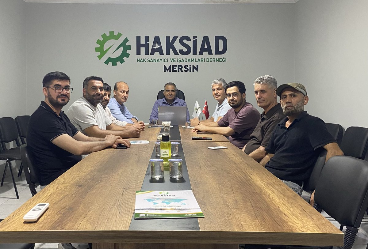 HaksiadMersin's tweet photo. HAKSİAD Mersin Şubesi olarak aylık il yönetim kurulu toplantımızı gerçekleştirdik. Şube Başkanımız Zübeyir Akbaş başkanlığında yapılan toplantıda; ticari gündem, sektörlerin içinde bulunduğu sorunlar ve çözüm için alınabilecek tedbirler ele alındı. https://t.co/E8IJccE9R7