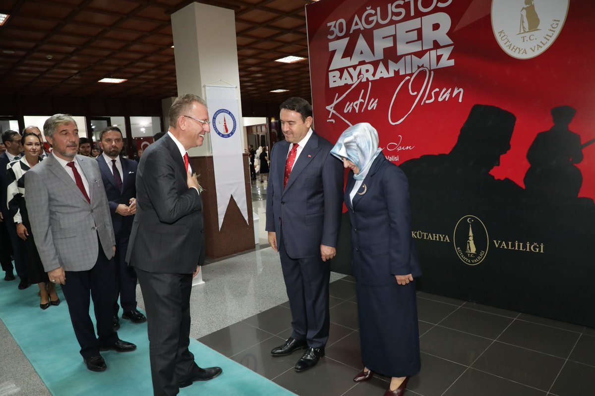mehmetdemir043's tweet photo. 📌 Kütahya 

30 Ağustos Zafer Bayramı’mızın 104. yıl dönümü onuruna, Valimiz Musa Işın ve muhterem eşleri Tuba Işın Hanımefendi’nin ev sahipliğinde gerçekleştirilen Kabul Töreni’ne İl Başkanımız Ceyda Çetin Erenler ve il protokolümüzle birlikte katıldık.

Zaferin başkenti Kütahya’mızda, 104 yıllık bu büyük gururu ve coşkuyu hep birlikte idrak ettik. 

Zafer Bayramı’mız kutlu olsun! 🇹🇷

#30Ağustos #ZaferBayramı #Kütahya