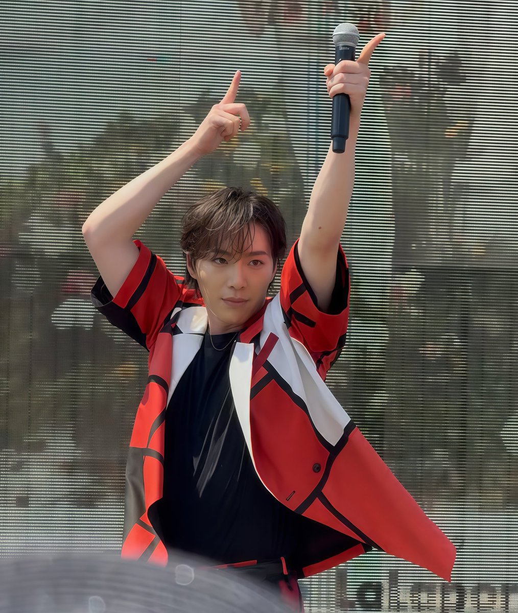 SM_angel06's tweet photo. ジューンブライドの1コマ
千年に一度、奇跡のような人なのです🤍

衣装の動きひとつとっても美しい…

#塩田将己
#SHOW_WA
#まさきち https://t.co/XmjeHVxwNT