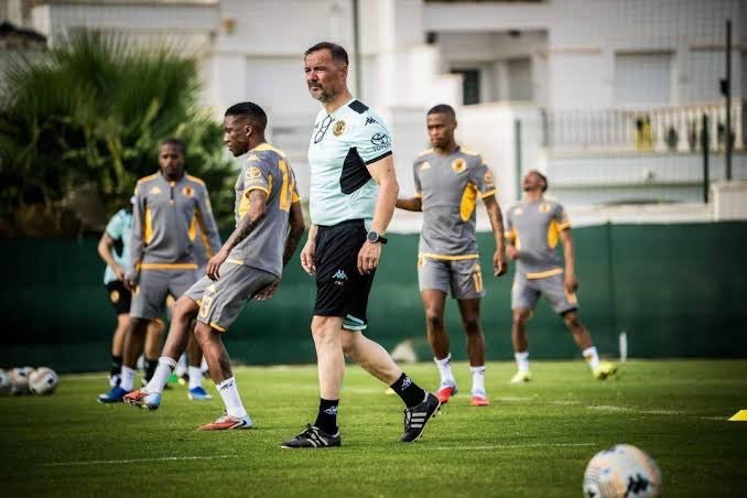Tobisani1's tweet photo. Dear @KaizerChiefs : I would like to take this opportunity and wish all our injured players speedy recovery.  We need all our troops fit and healthy . We need a healthy competition amongst our players.  Coach Da Cruz needs our support💛&amp;✌️ https://t.co/woctXTf8ZL