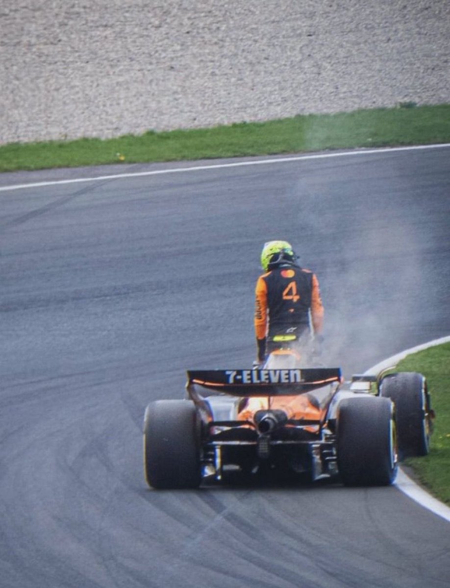 Norrislandofans's tweet photo. zandvoort 2025              zandvoort 2026 https://t.co/bo9IOz0gcn