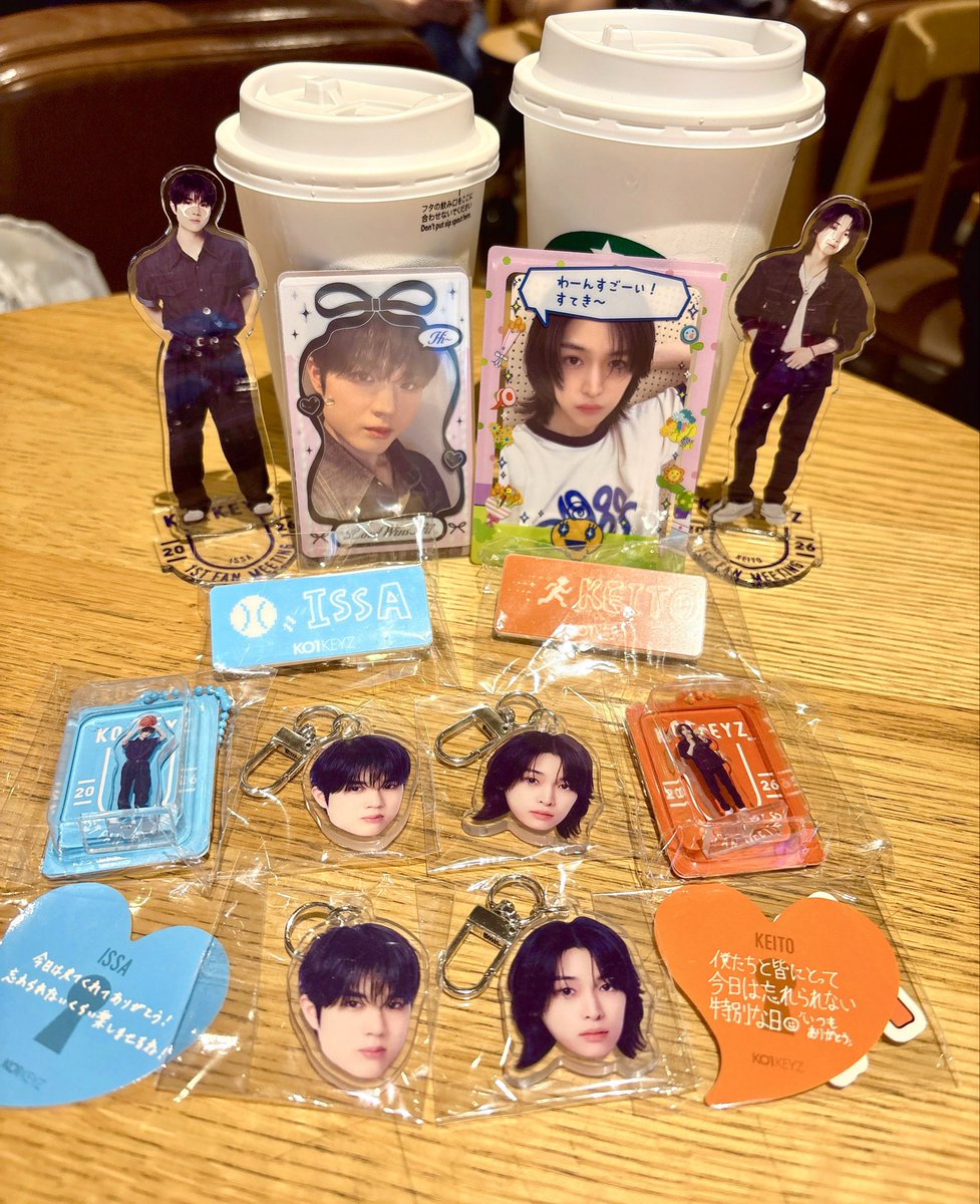 serotonin_kit's tweet photo. 急遽お譲りいただいて参戦してきた😭
初めて慶人くんに会えてすごく幸せだった～✨️
グッズもお互いに無事コンプ👏
その後はスタバに語りに行ってあっという間の1日！
また会いましょうね💖
 #KO1KEYZ https://t.co/Ae29LTb7qf