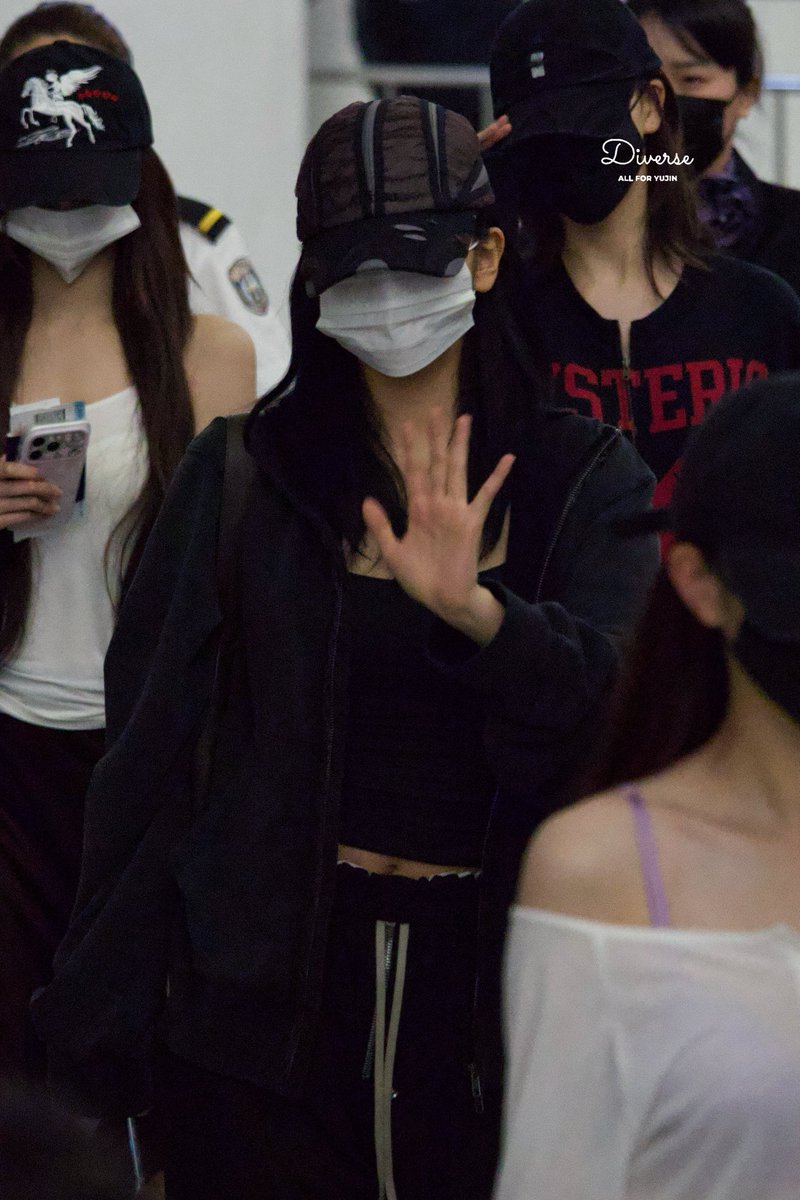 diverse_0901's tweet photo. 260824 HKG 출발🛫

#안유진 #ANYUJIN #아이브 #IVE https://t.co/lHC5F1gqWt