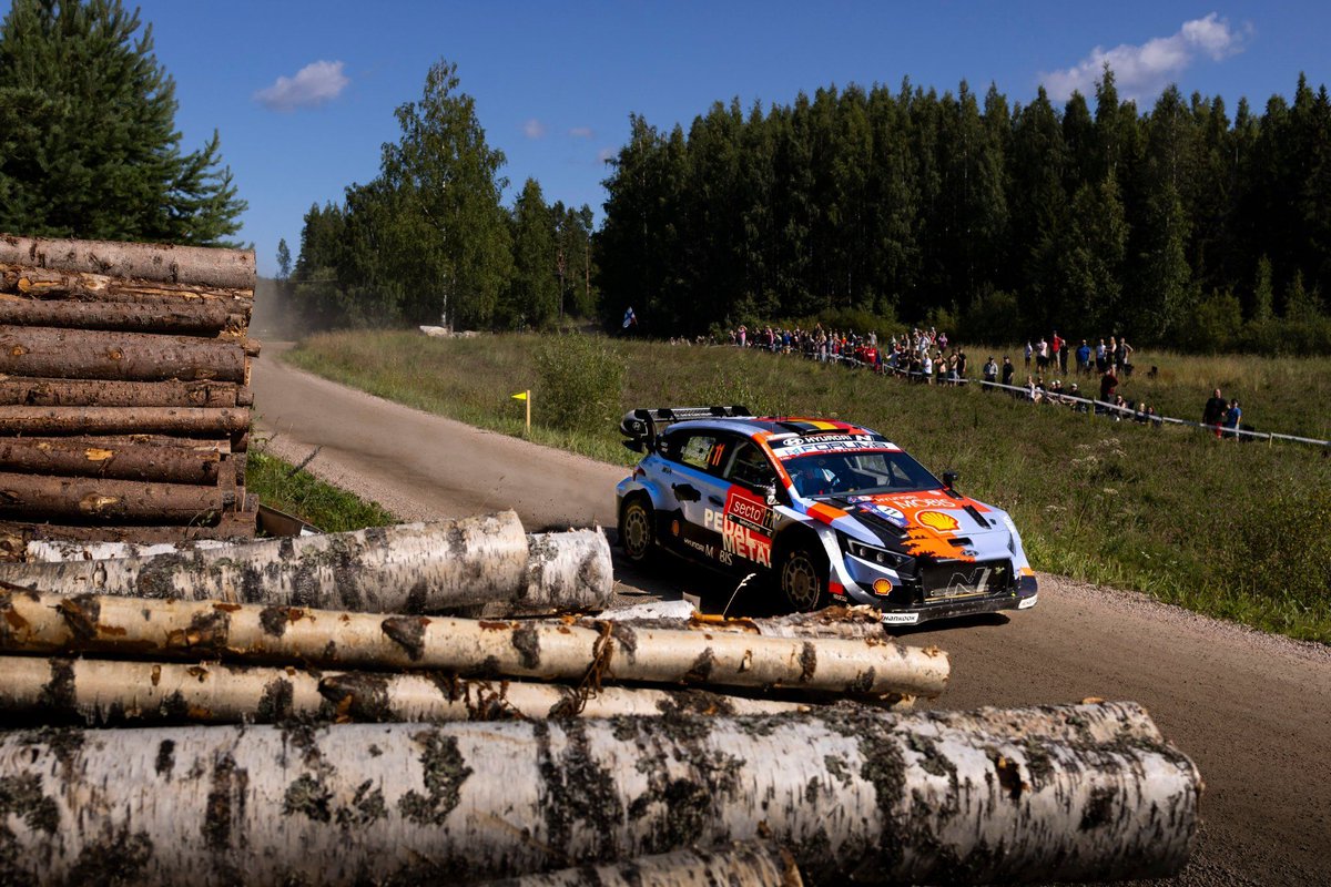 CarManiaMx's tweet photo. El Mundial de Rally aterriza en Sudamérica. Del 27 al 30 de agosto se corre el Rally de Paraguay, la fecha 11 del WRC 2026, con 22 tramos de tierra que prometen. El Hyundai Shell Mobis World Rally Team llega con ganas de remontar tras un duro Rally de Finlandia https://t.co/HU4KIFabct
