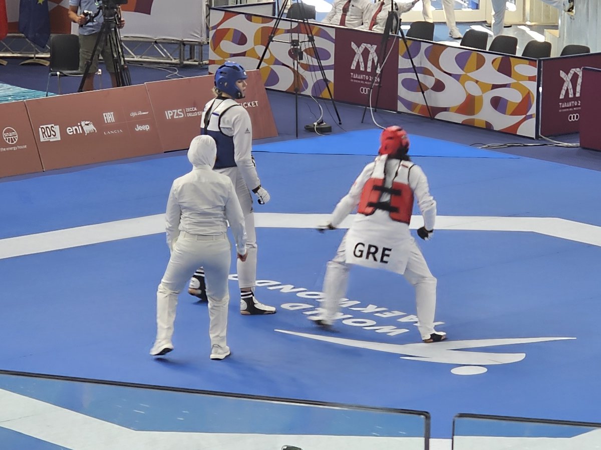 HellenicOlympic's tweet photo. 🥉🥉Δύο χάλκινα μετάλλια για την Ελλάδα στο τάεκβοντο των Μεσογειακών Αγώνων Taranto 2026.
👉Tα κατέκτησαν η Στέλλα Μαρεντάκη στα -67 κιλά και η Αγορίτσα Κίτσιου στα +67 κιλά, με τον Πρόεδρο της ΕΟΕ Ισίδωρο Κούβελο να παρακολουθεί τις προσπάθειες τους από κοντά.
💪Πολλά μπράβο https://t.co/cmttzwnkfH