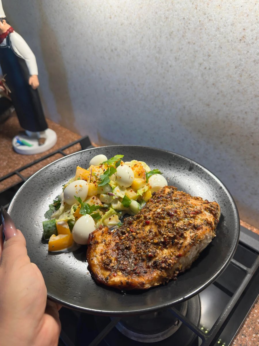 serhatdeermenc2's tweet photo. I’m saving all my favorite bites for you. https://t.co/XExakJc4ch