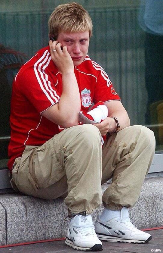 FootyHumour's tweet photo. Mo Salah scoring for Trabzonspor while Liverpool are losing to Newcastle. https://t.co/6yYQAKQlfP