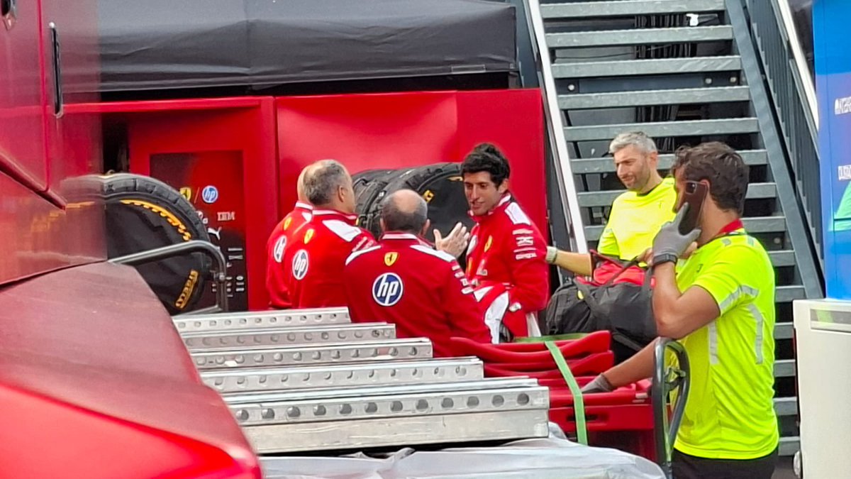 leclercsletters's tweet photo. bryan, santi (lewis' engineer) and diego ioverno (ferrari's sporting director) were seen discussing after the race while fred watched them

📷: @robertofunoat https://t.co/FVtyFeneRE