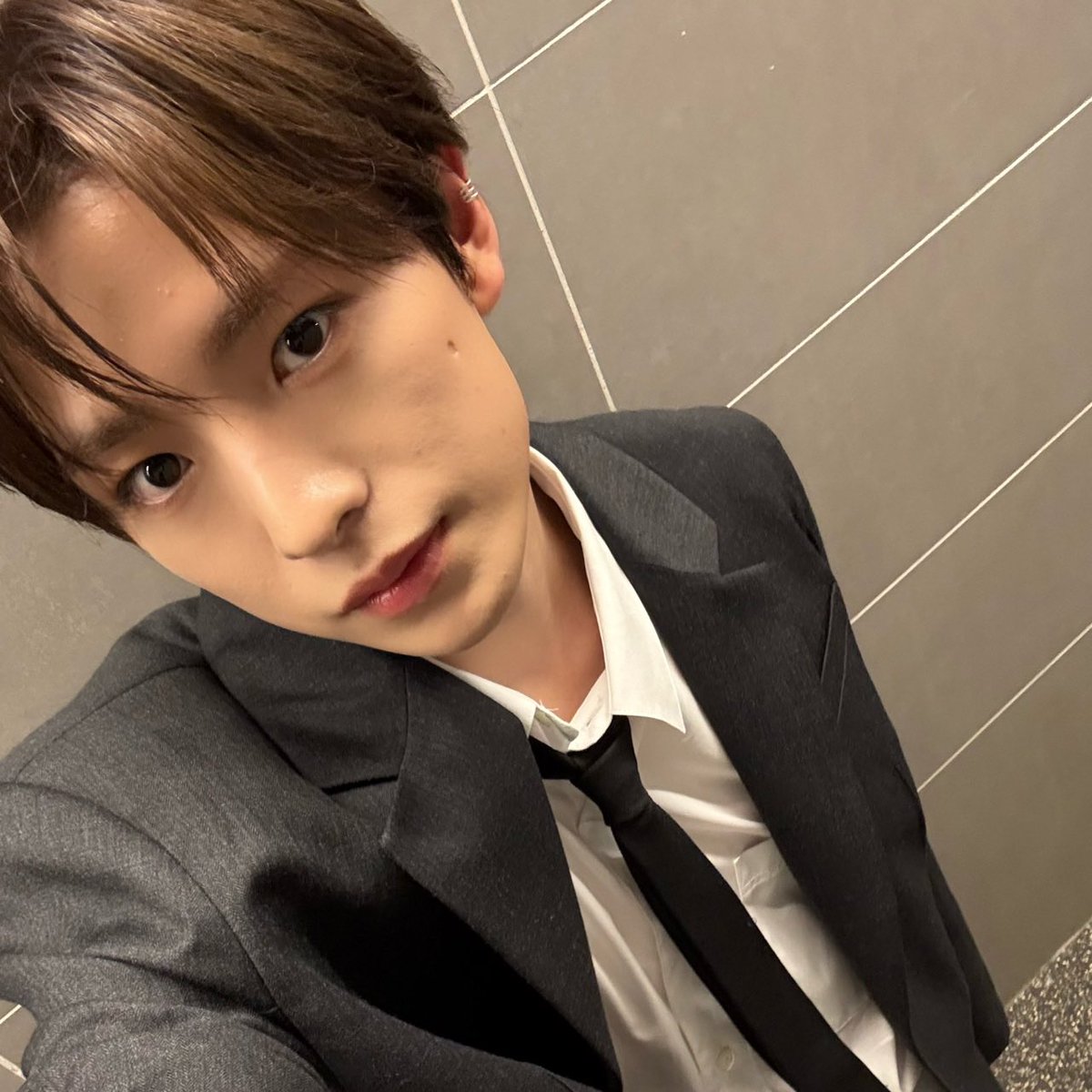 lov2_21_'s tweet photo. 헐 머야 우시 프사 언제바꿈 https://t.co/Y5NonHjS5R