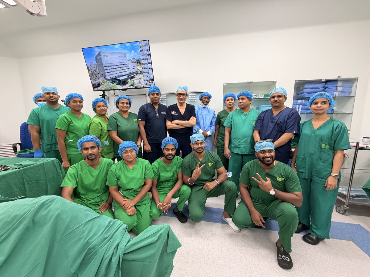 prof_skhanna's tweet photo. conducted Sri Lanka’s first live robotic surgery workshop at Kings Hospital, Colombo, after my SLMC registration. We performed robotic TAPP hernia repairs and a robot-assisted cholecystectomy using the SSI Mantra system. A proud step in India–Sri Lanka surgical collaboration. https://t.co/D0nNXf4SHK