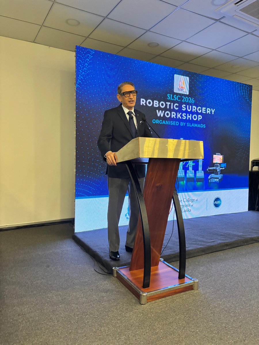 prof_skhanna's tweet photo. conducted Sri Lanka’s first live robotic surgery workshop at Kings Hospital, Colombo, after my SLMC registration. We performed robotic TAPP hernia repairs and a robot-assisted cholecystectomy using the SSI Mantra system. A proud step in India–Sri Lanka surgical collaboration. https://t.co/D0nNXf4SHK