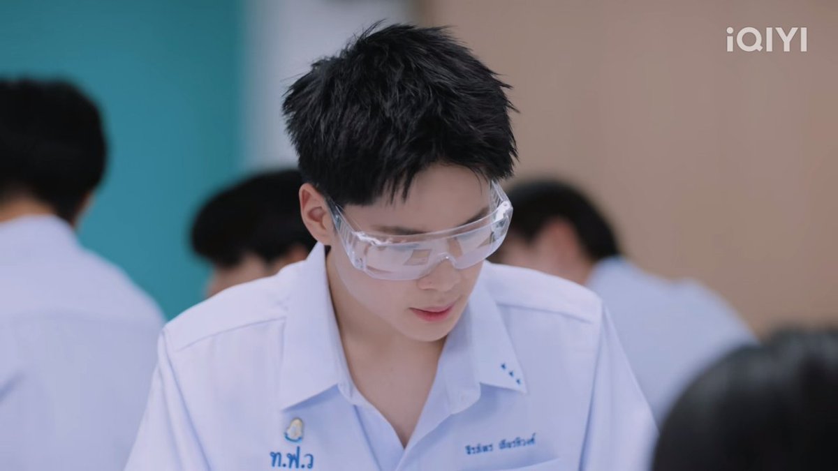 only_vvolkvo's tweet photo. พี่ตัง ตั้งใจมาก🧪🔬

LOVEX3 EPISODE 2

#LOVEx3_EP2
#vvolkvo  #VolkVachirawit https://t.co/CyUiEnyXkQ