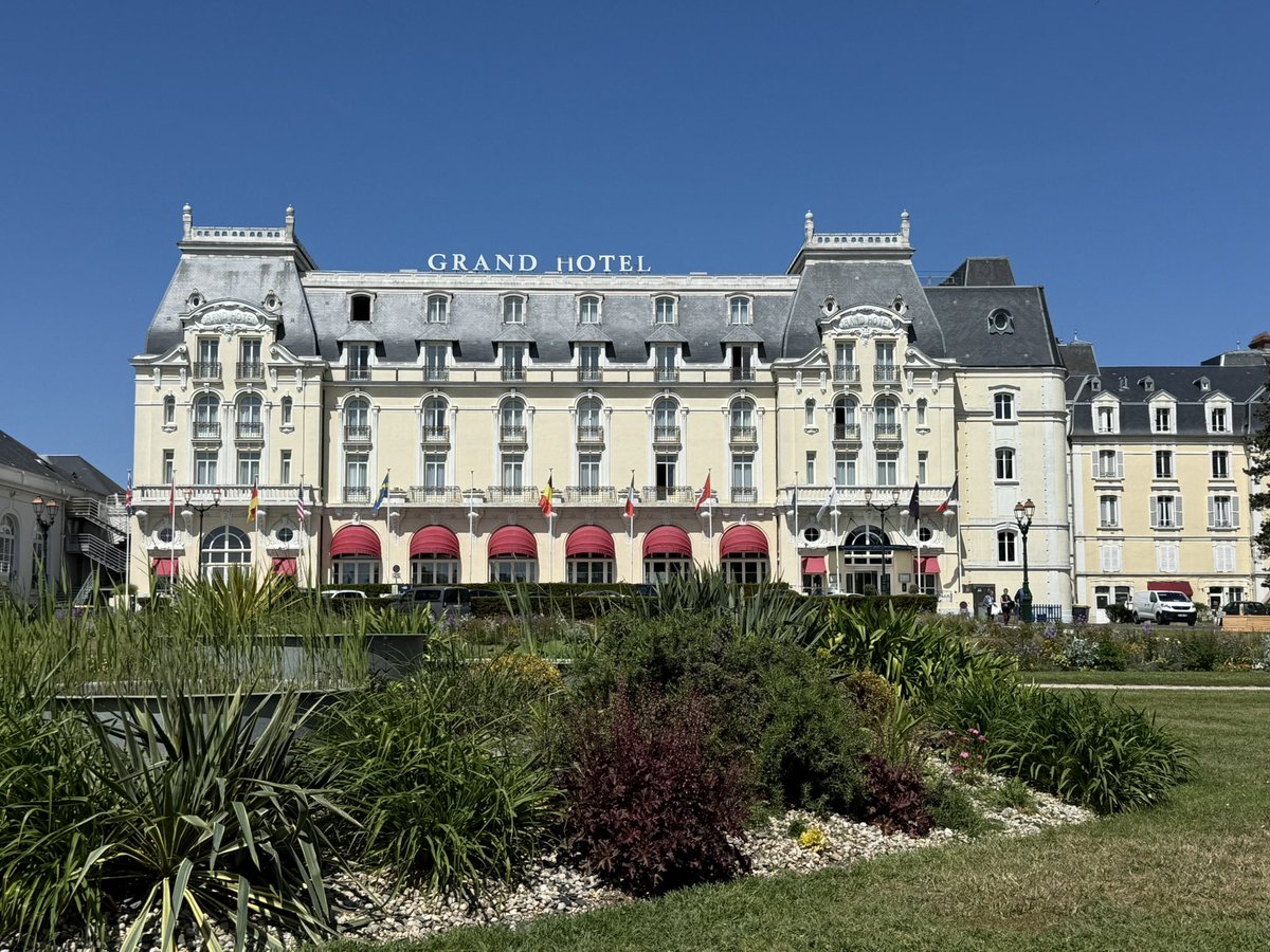 cittameridiane's tweet photo. I luoghi di #Proust in #Normandia: lo sapete che a #Honfleur c’è una delle più affascinanti chiese della regione e la più grande in legno di tutta la #Francia? 👉 https://t.co/PcvYQ3adgw #explorefrance @IT_AtoutFrance @BarbaraLovato1 @Assaggidiviaggi @SimonaPasquino5 @LucaPery https://t.co/YLjnsoJhwl