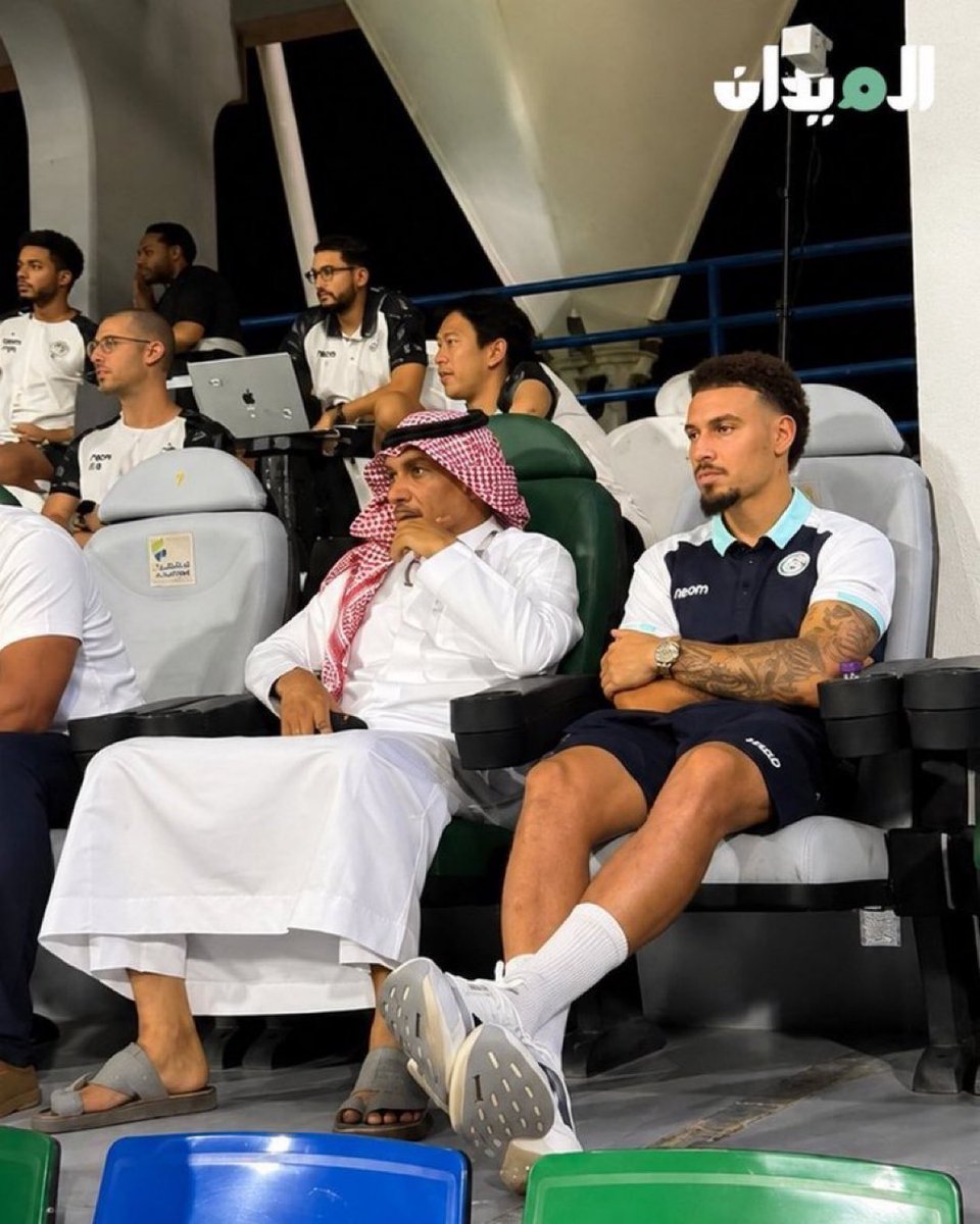 4TTTN's tweet photo. 🚨⚠️- بن جاكوبز :

الرقابة المالية توافق على مشاركة لاعب نادي الاتفاق لارسون في لقاء النصر !

• سبحان الله لاعب الرياض وافقوا له يلعب قبل مباراة النصر بساعات
والان لاعب الاتفاق غياب عن اول 3 مباريات واسمحوا له يلعب المباراة القادمة ضد النصر🤣

معقولة صدفه يا اخ كبوها @KabohaH https://t.co/oFTLO5Yp6a