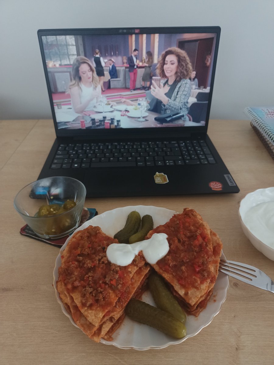 neseliterapist's tweet photo. Bu akşamın menüsü 🤤 https://t.co/s9oruSw8ji