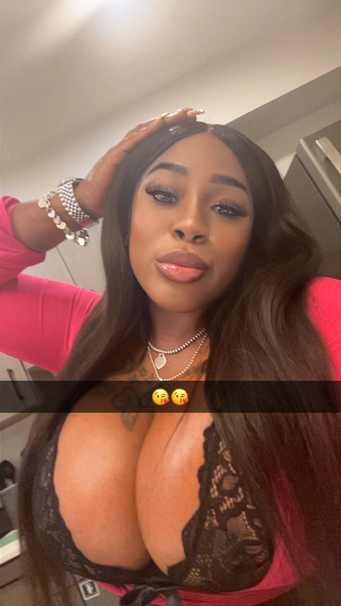 TherealMsL0ndon's tweet photo. Super melons 🤪🥰😘 https://t.co/Tbg2yxE8ez