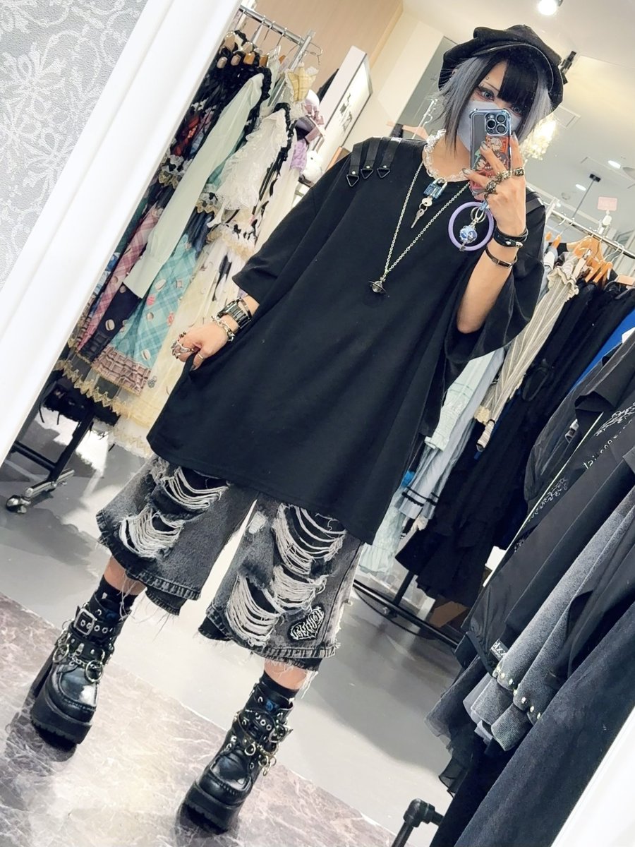 to_ya_q9's tweet photo. ✌️🦭✌️🐺

#HELLCATPUNKS
#BACKSTAGEPASS
#xxkist
#KIST札幌 https://t.co/GcUjSTwRd6