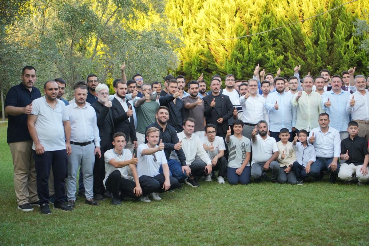 gencrefahist's tweet photo. İstanbul İl Gençlik Kolları Başkanımız Halil KEY ve İstanbul il gençlik kolları teşkilatımız ile beraber Balıkesir Altınoluk’da Geleneksel olarak gerçekleştirilen “Gençler Erbakan ile buluşuyor” programına katılım sağladık. https://t.co/6eYkjQgy4j