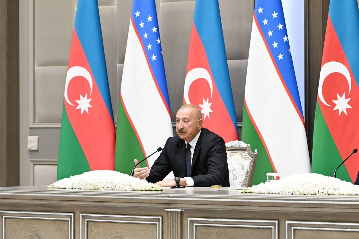 YAP_1992's tweet photo. Azərbaycan və Özbəkistan prezidentləri mətbuata bəyanatlarla çıxış ediblər.

https://t.co/dNa89XTf9S https://t.co/WWdLZku2aj