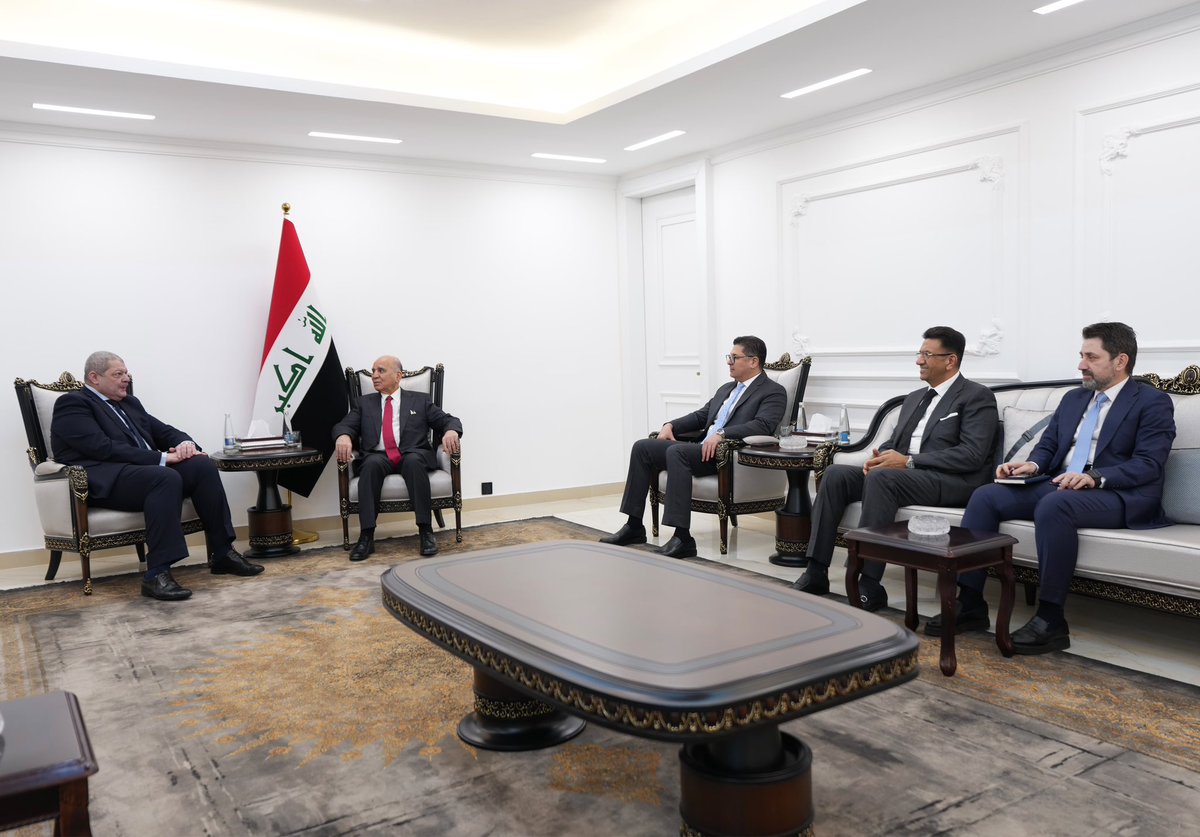 Iraqimofa's tweet photo. وزير الخارجية يستقبل السفير المصري بمناسبة قرب انتهاء مهام عمله في العراق – وزارة الخارجية العراقية https://t.co/NDR67PjFlY https://t.co/ff9a4zdiwV