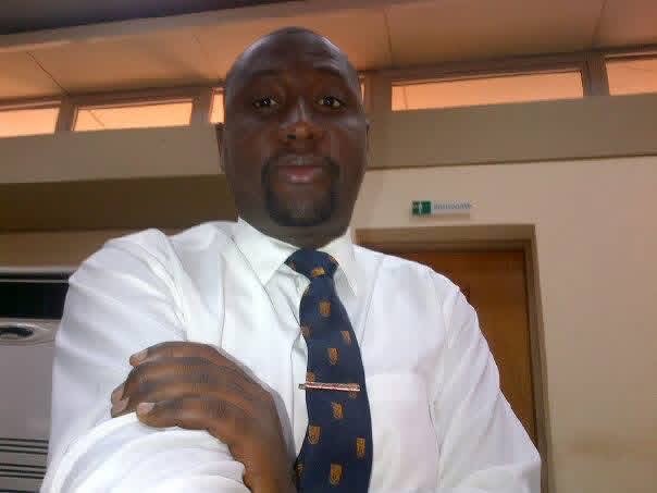 Nameless2026_'s tweet photo. When this guy turn go reach nah? The guy sef get doings for LASULAWS. @dangbanamanager https://t.co/kvDeU3X9sj