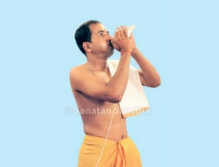 SanatanSanstha's tweet photo. 🐚 Why is a conch sounded before Puja and Aarti?

❓Sounding a conch at the beginning of Puja and before Aarti is traditionally believed to purify the surrounding environment, reduce Raja-Tama vibrations and remove obstacles to the flow of Sattva-predominant Divine waves.

📖 Read more: https://t.co/mv7OsGg9Em

#HinduDharma #Puja #Aarti #Conch #Shankh #SanatanDharma