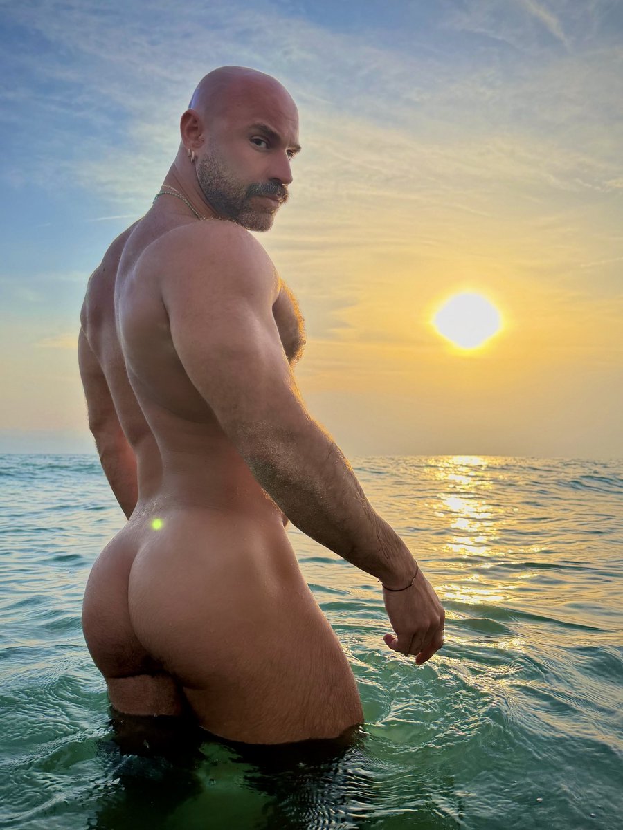 mr_momoxxx's tweet photo. Look who’s back 😏 https://t.co/Lf9ZBlc8lD