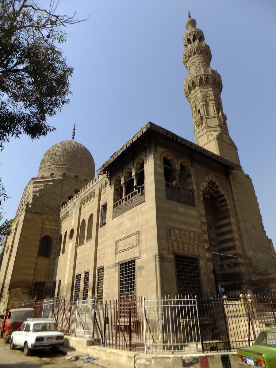 AlMaqamat_'s tweet photo. Imagine walking past Mamluk architecture in 15th-century Damascus and Cairo. It must have felt like a different world. https://t.co/OcTlP5ttRc