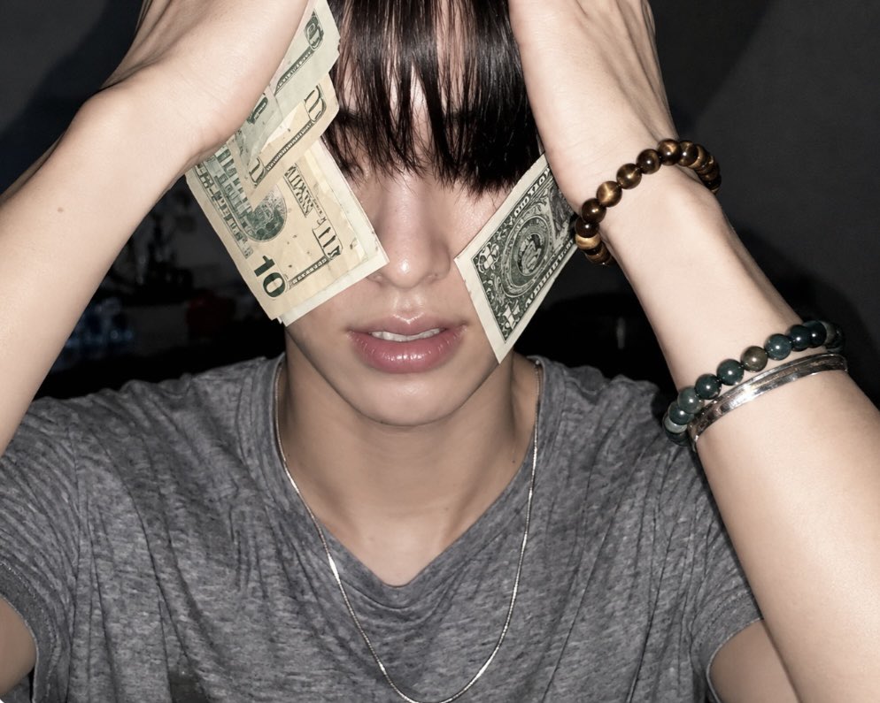 coertisify's tweet photo. SEONGHYEON MONEYMONEYMONEY >>> THE COOLEST ONE https://t.co/mZIugg4XVp