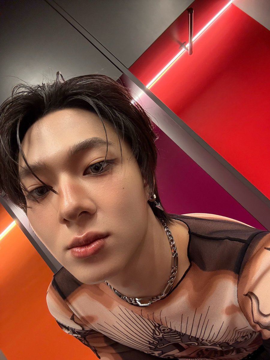 CwrNew's tweet photo. ทุกคนเป็นยังไงบ้างง 🥹 วันนี้เป็นครั้งแรกเลยที่นุได้ขึ้นเวที #TIMA ตื่นเต้นมากกก เวทีใหญ่มาก คนก็เยอะมาก แต่วันนี้นุตั้งใจและทำเต็มที่ที่สุดเลย สนุกมั่ก ๆ 🥹
ดีใจและภูมิใจมากที่ได้มีโอกาสมาเป็นตัวแทนจากประเทศไทยในวันนี้ ยิ่งได้ขึ้นเวทีใหญ่แบบนี้ ก็ยิ่งรู้สึกว่าอยากพัฒนาตัวเองให้เก่งขึ้นเรื่อย ๆ ขอบคุณทุกคนที่คอยซัพพอร์ตนุนะครับ ทั้งคนที่อยู่หน้างานและทีมหน้าจอ นุรับรู้ถึงกำลังใจของทุกคนเลย 🤍 ทุกครั้งที่ได้ขึ้นสเตจ นุมีความสุขมากจริง ๆ ขอบคุณที่อยู่ด้วยกันและคอยเป็นกำลังใจให้นุเสมอนะค้าบ 🥹🫶🏻

So proud to be on the #TIMA2026 stage for the first time! I gave it my all and had so much fun. Thank you for all your love and support! 🤍

CWR ON TIMA26 STAGE
#TIMA2026xNUNEW