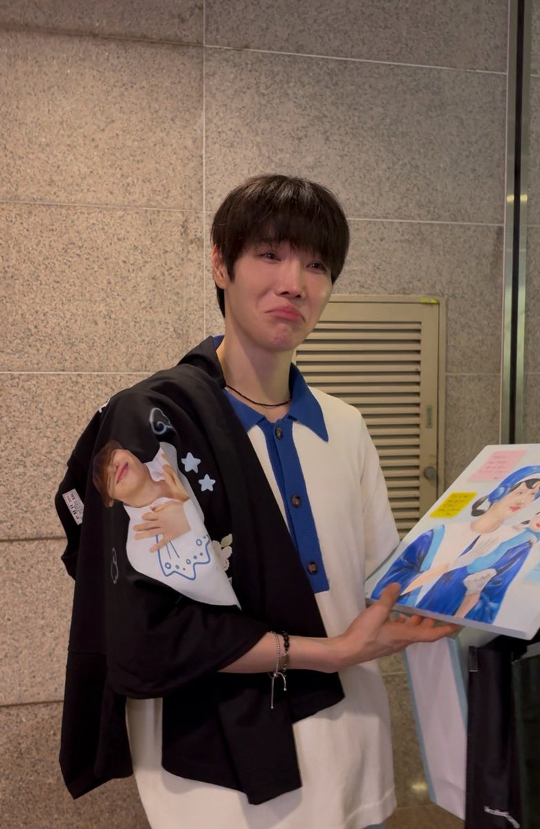 twmjang's tweet photo. 그림에 한마디씩 써주셔서 너무너무 감사합니다😭🫶
너무너무 성공적이였구..배우님의 후기는 사진 하나로.. https://t.co/FDKe7UAZ9n
