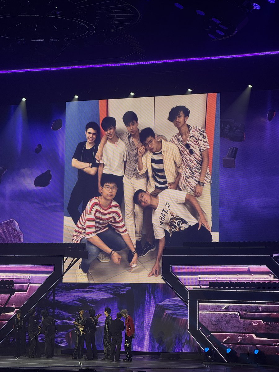 813bae's tweet photo. เทพไก่ vs apollo ตอนยังเร้ก เอนดูม้ากกกกก

PONDPHUWIN ETERNAL STAR  #PondPhuwinConcertD3 https://t.co/8gu10KzAEE