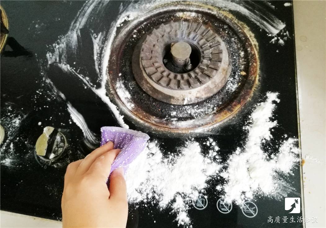 BettisNicola's tweet photo. Spilled juice on the kitchen counter 5 mins of wiping = gleaming surface u0026 a big sigh of relief. Domestic wins hit different! https://t.co/FGS2zezyC3